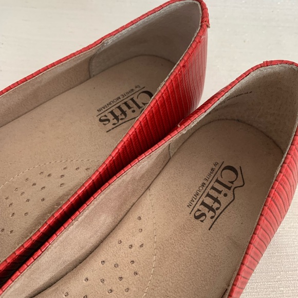 Cliffs By White Mountain Red Clara Loafer Flats Woman’s 9M - Picture 10 of 13